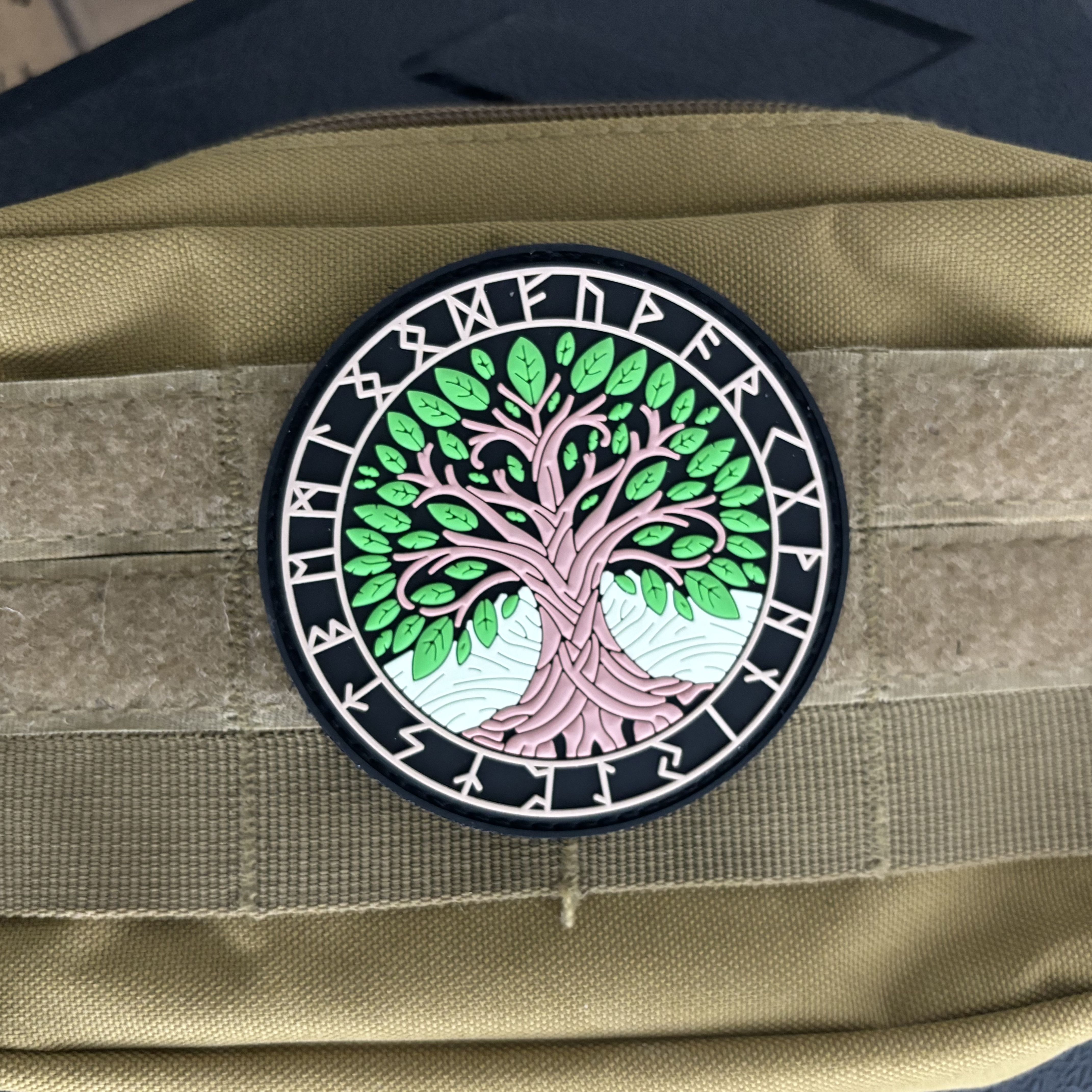 Yggdrasil Viking Totem PVC Pat - Urban Backpack Tactical recensie en prijs
